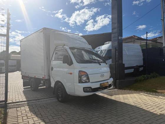 HYUNDAI HR 2.5 LONGO SEM CAÇAMBA 4X2 16V 130CV TURBO INTERCOOLER DIESEL 2P MANUAL